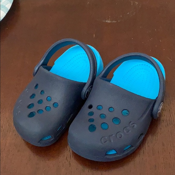 infant crocs